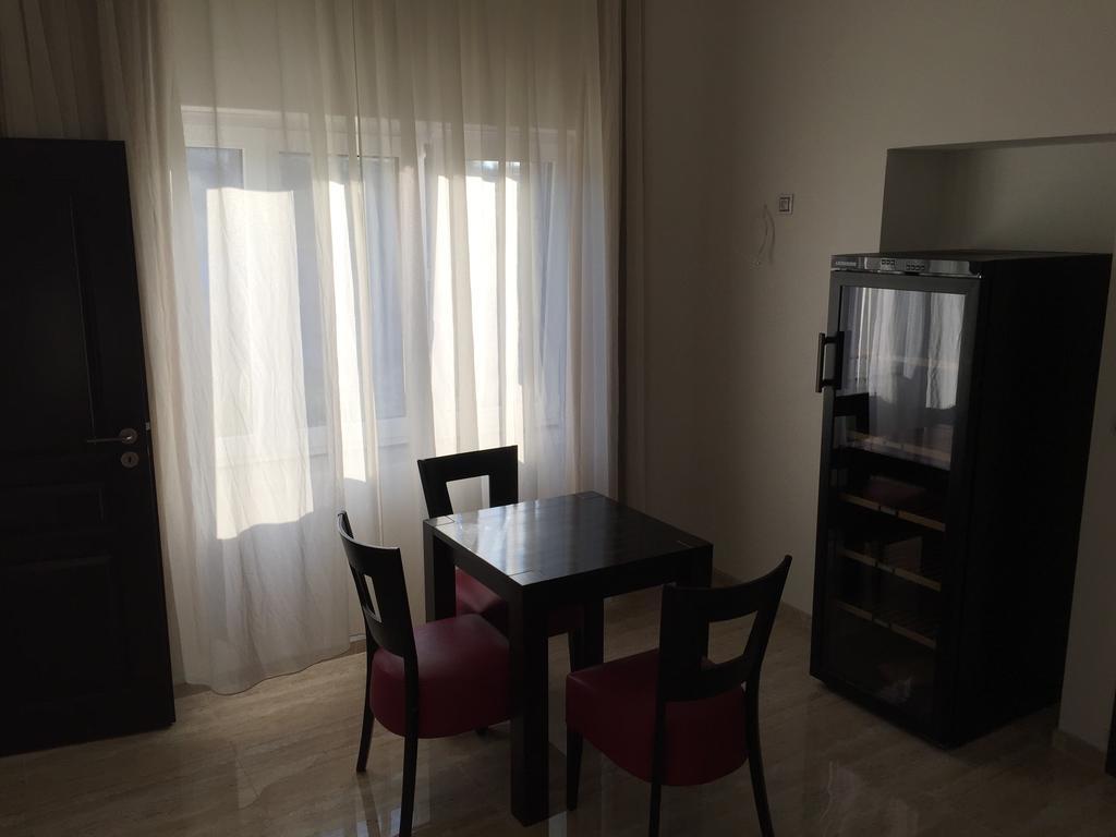 Apartman Za Radnici วาลติตซา ภายนอก รูปภาพ